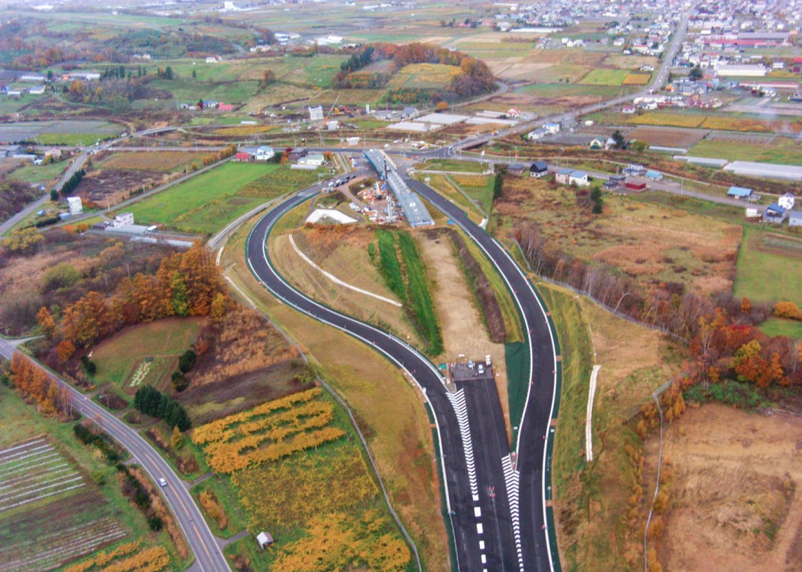 北海道横断自動車道 余市IC幅杭設計 ｜実績紹介（詳細）｜大日コンサルタント株式会社