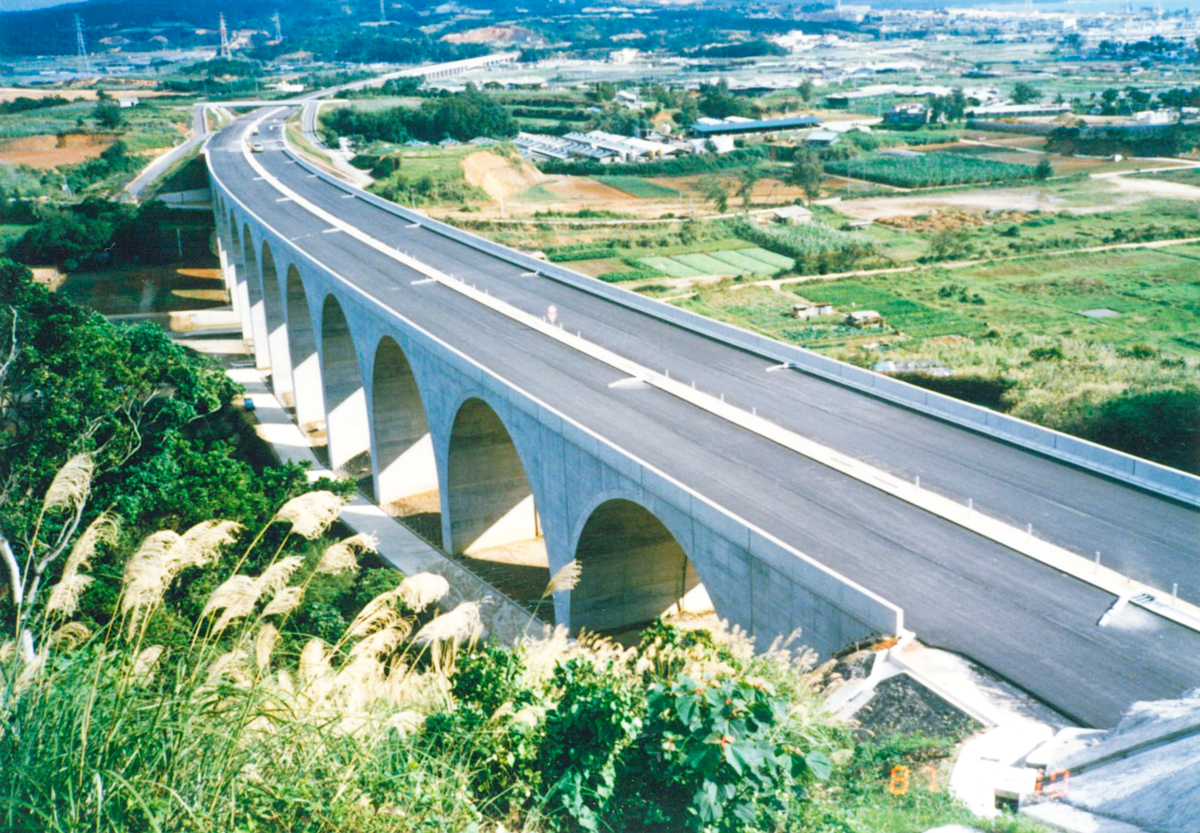 沖縄自動車道石川工事区施工管理 | 発注者支援